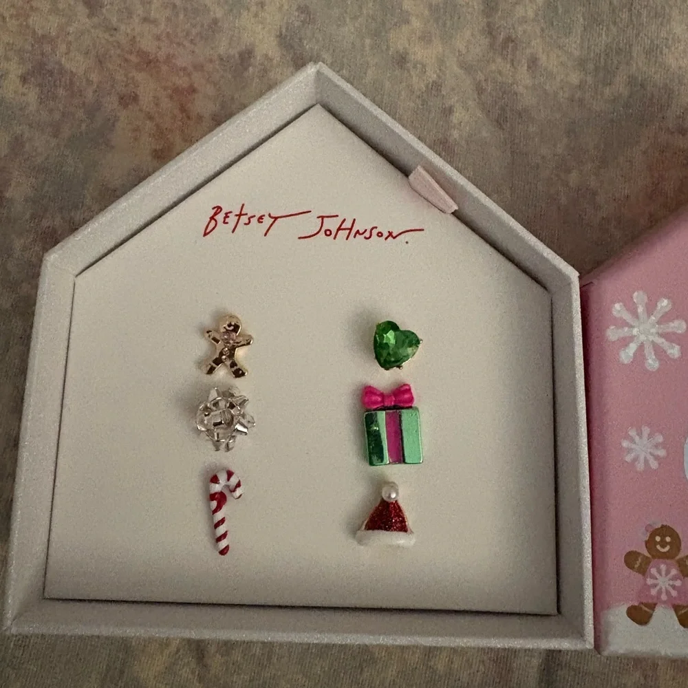 NEW Betsey Johnson mismatched holiday earrings
